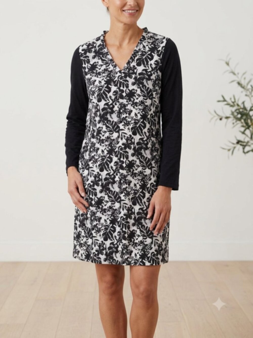 Briggs Linen Blend Floral Shift Dress Medium Mixed Media Pockets Classic Capsule